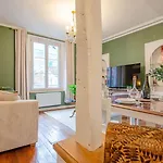 A L'ombre De La Cathédrale Apartamento *
