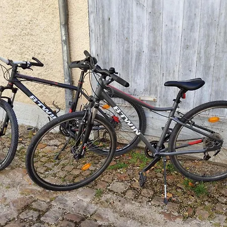 A L'ombre De La Cathedrale