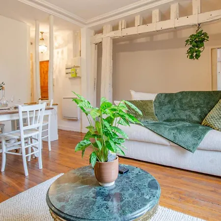 A L'ombre De La Cathedrale *