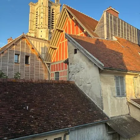 A L'ombre De La Cathedrale